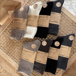 MERINO × KAŠMÍR = teplo bez kompromisů 🧦❄️ Zachumlej prsty do našich žebrovaných ponožek z merino vlny s příměsí kašmíru....